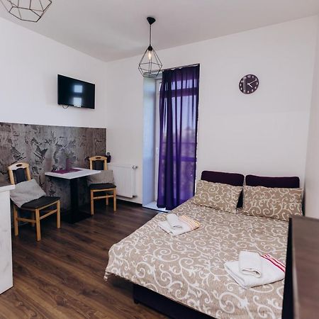 Нові Apartments Біля Жд Вокзалу Ivano-Frankivszk Kültér fotó